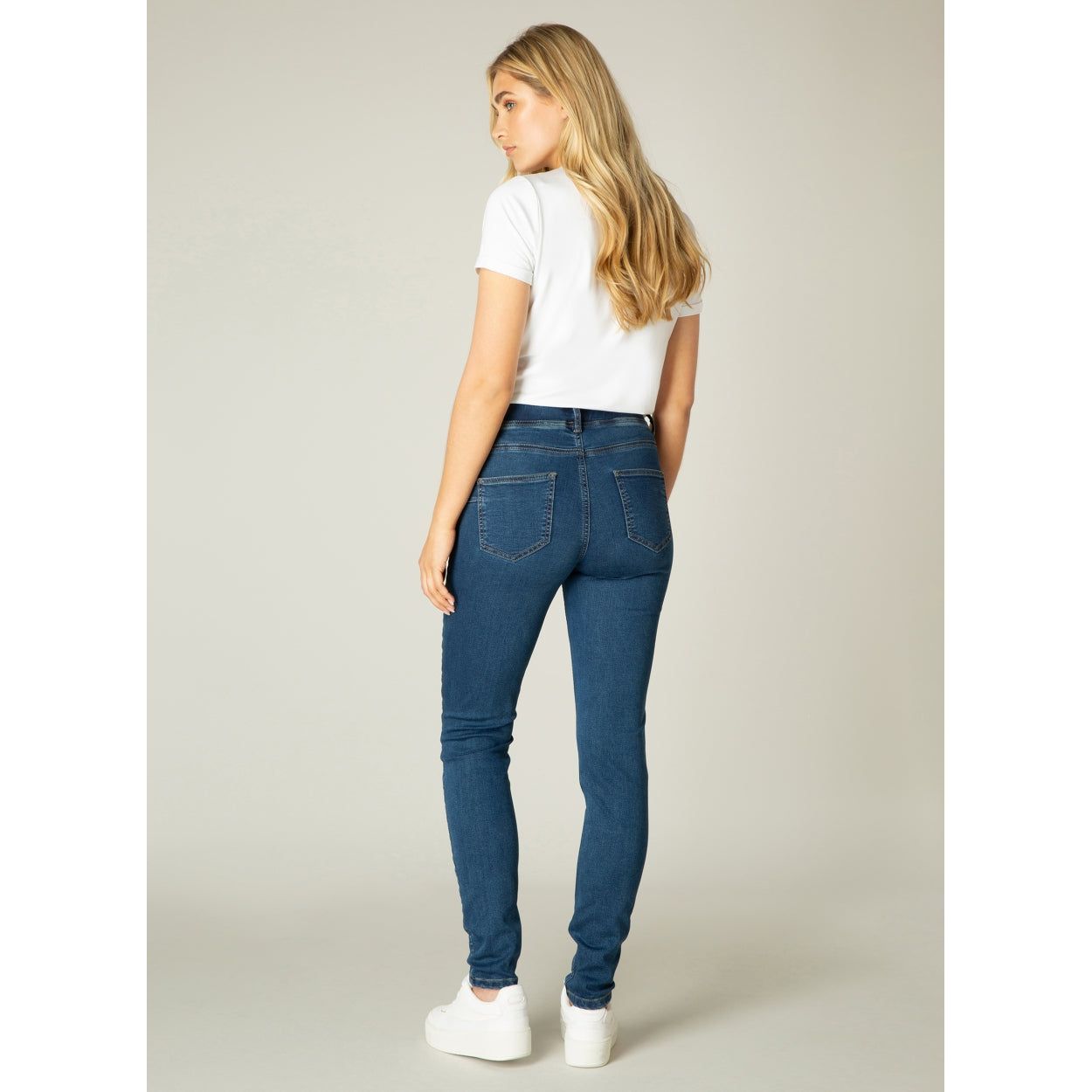 "Tess" Mid Rise Jeans